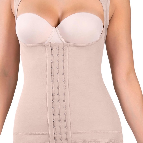 Compressive Posture Corrector Vest - Picture 3 of 6